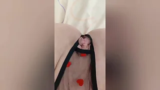 I brought my pussy to orgasm when I got diggings unfamiliar college